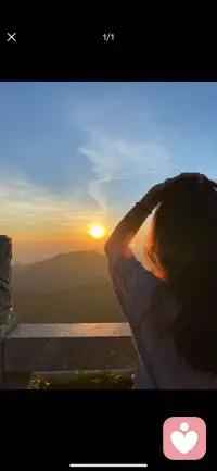 非暴力沟通四步骤：
观察结果，而不评判；
感受情绪，而不隐瞒；
表达需要，而不指责；
提出请求，而不命令。
倾听不是为了反驳，而是为了理解。真正的沟通不是妥协，而是找到满足双方需求的方式。配图