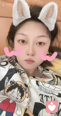 生活没有什么可焦虑的，活着就能翻盘。不迎合任何人，只顺从我自己，  格局打开，你会发现，很多事情，根本不配影响你的情绪。