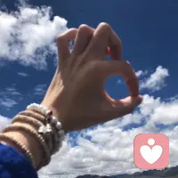 每个人都有自己的一生，都有自己难过的劫，
度过了也就涅槃重生了。过不去那就真成了你的劫。
我能力不大，但是我希望你在无助的时候，我可以帮到你