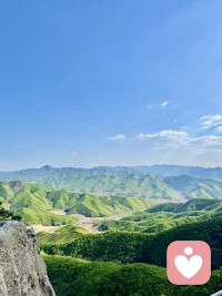这一生，先取悦自己，再拥抱世界，活得尽兴，才不算辜负人间一趟。你我不过百年之躯，要先取悦自己才是生活配图
