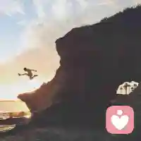 你要
在你不考试的时候去读书
在你不缺钱的时候去省钱
在你不生病的时候去养生
在你不孤单的时候去交朋友
在你一个人就很开心的时候
在考虑要不要恋爱
天下熙熙皆为利来
天下嚷嚷皆为利往
你若盛开蝴蝶自来配图