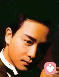 四月了，风软软的，阳光暖暖的。

每年这时候，总想起你。街角换了新店，长椅刷了新漆，春天一切都好，就是你不在。

说好要忘记，偏偏又想起。原来记住一个人不用刻意——一首歌，一个眼神，就突然愣住。

今天不说难过。谢谢你来过，让我们懂得有些美好，值得用一生去宠爱。

#继续宠爱张国荣配图