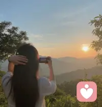 专注这股劲儿，真的能长力气。

静静听来访者说话，不打断、不急着给答案，就是认认真真感受他们的心情——那种被信任的感觉，太踏实了。

真心希望亲爱的你，也能常待在心流里。不用多完美，慢慢来，一点点穿过性格里那些“过不去”的地方。

总有一天，你会活得很开阔，很爽。那种不被自己困住的人生，值得咱们一起慢慢走到。配图