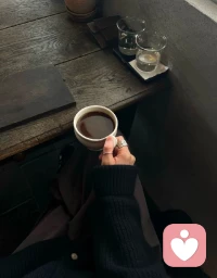 生活，是用来快乐的，而不是用来计较的；感情，是用来珍惜的，而不是用来考验的；金钱，是用来服务的，而不是用来衡量的；信任，是用来沉淀的，而不是用来挑战的。