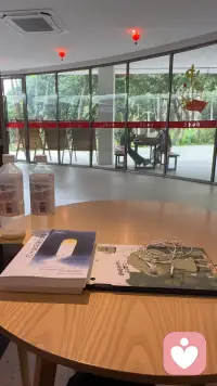 找个安静的地方给自己充充电~