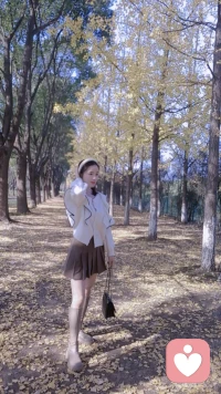 远离城市喧嚣，偏爱老家的人间烟火✨
山野清朗，风很温柔，云很慵懒
一山一水皆是诗意，一草一木皆是心安
原来最美的风景，永远藏在故乡里
在这里慢慢放空，治愈所有疲惫与焦虑