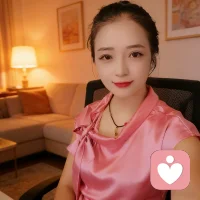 🌙 
成年人的世界，很多时候其实不需要大道理，
只是需要一个安静的出口，
一个愿意耐心听你把话说完的人。
 
如果你有情绪想宣泄，有委屈想诉说，
不管是职场还是情感，
记得，这里有一个随时为你留灯的地方。
 
#倾听师 #情感树洞 #治愈 #深夜emo配图