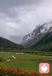 一个好的伴侣可以成为你一生的救赎。结婚晚一点真的没有关系，当你找到那个对的人，你就会发现你找到了自己后半辈子的光。如果有人问我结婚的意义是什么，那就是当你累了，可以有人互相鼓励；下班了，可以有人一起吃饭；受委屈了，回家能有个温暖的怀抱。婚姻是你这辈子为数不多的亲自选择家人的机会。所以我希望你明白，经济基础固然重要，但更重要的是你要找的那个人——他的教养、担当、责任心、控制情绪的能力，以及说话的方式和处事的态度。