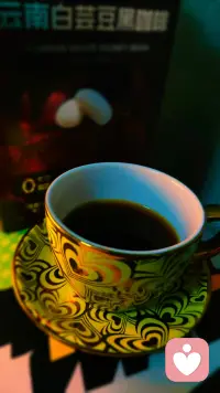 处在当下，享受当下
不被条条框框束缚，不被思维定义
只做自己配图