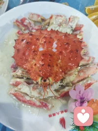 生活本质并非坦途，其过程常伴随艰辛。关键在于调整心态：不必事事渴求他人理解与认同，静心经营自己的生活足矣。心若安定，外界风雨便难以侵扰；若不自我伤害，岁月自会温柔以待。‌‌ 生活的公平性体现在，坚持付出终会有所收获，即便结果未尽人意，过程本身亦是宝贵财富。‌‌ 看待世界的角度决定了世界反馈的温度，保持积极态度至关重要。‌‌配图