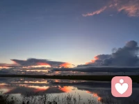 童年经历决定了你性格的起点和底色，影响力极大；
但成年后的认知、选择和自我疗愈，能决定你性格的终点。
你不必被童年定义，只需要看懂它、慢慢改写它。
如果你愿意，我可以帮你！配图