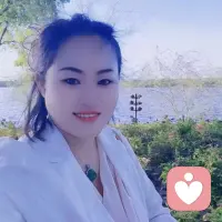 1. 用心倾听，用爱陪伴，为你的心灵撑一把伞。
​
2. 接纳不完美，疗愈心伤痕，陪你遇见更好的自己。
​
3. 情绪有出口，心灵有归处，我一直在这里等你。
​
4. 解开心里的结，拥抱自在的活法。
​
5. 专业共情，保密陪伴，守护你的每一份情绪。专注心理健康服务，深耕心理咨询领域，聚焦情绪困扰、职场压力、亲密关系、亲子沟通、自我成长等核心问题，秉持专业、保密、共情的咨询原则，运用科学心理学方法，帮你梳理心理困境，调整认知模式，重建健康心理状态，守护你的心灵健康。配图