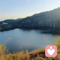 - 允许自己难过，情绪没有对错。
- 你不必完美，被好好对待就够了。
- 你不是一个人，我在。