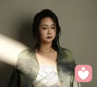 入驻首日｜懂身体，更懂你心里的苦

做经络养生15年，每天和身体打交道，也更懂情绪对人的消耗。

很多顾客来找我调理身体，聊着聊着就说起了生活的委屈、工作的压力、说不出口的无奈与愤怒。我常常只是安静坐着，认真听她们把心里的苦慢慢说出来。

正因为懂中医理疗，我比谁都清楚：情绪从来不会凭空消失，它会变成结节、失眠、疲惫，藏在身体里。

那些没处说的话、没人懂的情绪，都值得被看见、被善待、被包容。
往后在这里，我做你安心的倾听者，不评判、不打断，只用心接住你的所有情绪。
愿你卸下疲惫，身心都能轻松自在。配图