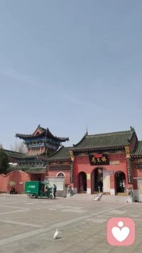 所谓强大，就是无论你行至何处，都能拥抱并深爱自己配图