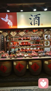 过去一直觉得自己工作平庸、没有大成就失去了‘光芒万丈’的可能，但我得到了稳定和踏实，不用像那些996的人一样透支身体。就像自己性格普通、不够有趣，失去了‘人群焦点’的热闹，但也得到了不必刻意表演的自在，那些真正懂我的人，喜欢的恰恰是你这份真实。       一直后悔当初没去大城市闯荡，觉得自己‘平庸’。后来听说当年那个去了北漂的同学，虽然收入高，但长期焦虑失眠，身体也出了问题。才意识到，自己每天能按时下班、周末爬山看海，其实也是一种‘得到’。我们总盯着没拿到的那个果子，却忘了手里已经捧着的，也是很多人羡慕的。失去的时候才明白当时自己的不满足是现在多么渴望的，命里有时终须有，命里无时莫强求，过好每一天就是最大的收获！！！