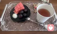 很多时候，关系中只能同悲不能共喜。配图