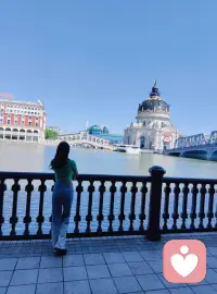 愿你拥有美好的一天，也拥有可以倾诉的人。
难过时、迷茫时、压抑时，都可以来找我，我会安静陪伴，耐心倾听。