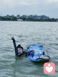 不内耗，不纠结，做内心强大的自己，不被情绪左右，心有山海，自在如风。