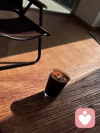 真正的心理健康，不是永远开心，而是允许自己有情绪，却不被情绪困住。难过时允许自己缓一缓，迷茫时给自己一点时间，不必逼自己立刻坚强。慢慢来，不慌张，不内耗，把日子过成自己喜欢的样子，就是对自己最好的善待。配图