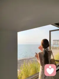 你有多久，没对自己说一句“辛苦了”？
委屈可以哭，疲惫可以停，迷茫可以问。
情绪疗愈不是让你“开心”，而是让你“真实”。
我在，别怕。配图