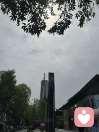 你的故事，不必有结局；你的情绪，不必有道理；我在，听你说。配图