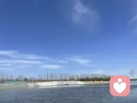 看看天，看看云，深呼吸，放空，放松配图