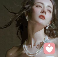 我的意思是，让意志沉沦：
于细碎的风声中爆裂，好似世界在崩塌；
于碎屑中尽情舞蹈，让热变得立体可触碰；
睁开眼看呐，这一场风雨，淋湿了太阳配图