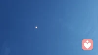 灰烬深处，自有一星。守住它，便是归处。配图