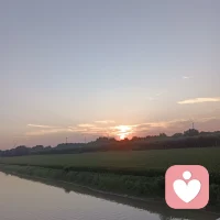 “有时候令我怕的不行的，父亲突然变成了截然不同的令人尊敬的短歌诗人，我完全改变了态度开始尊敬父亲高中时代也模仿父亲创造过笨拙的和歌。这是作家北杜夫提起他的父亲时说过的一句话