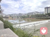 成长不是一下子变强大，
而是每天都比昨天
更勇敢一点点。
坚持下去，
就是你最酷的逆袭。
 
 
没人天生完美，
但每个人都可以
在坚持里慢慢发光。
别怕慢，
只要一直在路上。
 
 
你现在吃的苦、走的路、流的汗，
终有一天会变成
别人羡慕不来的底气。
成长很苦，
但未来的你，会谢谢现在的自己。