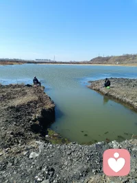 一杆一线一壶酒，一嘬一饮一春秋。沐浴春的昂然，静听秋的收获。分享我的快乐，开解你的忧伤。配图