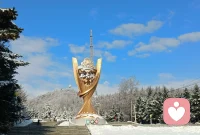 “我们可以单纯地欣赏自己的觉受，而不必刻意去介入或追逐它们，就如同看待梦中所经验到的一切事物一样。”
——