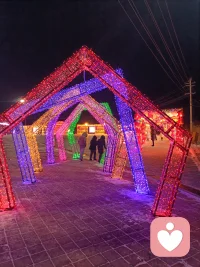 心的本性就如镜子的本能，清晰、纯净、通澈的反射能力。
​——配图