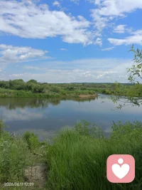 山河依旧风如故，岁月从容人如初。生活就是日复一日，年复一年，不求大富大贵，只求三餐安稳，四季无忧，平淡安稳胜过万千繁华。配图
