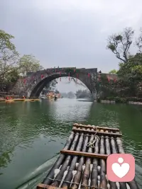 活好自己就是最美的风景


有时候，我们总想仰望别处的风景，羡慕他人的生活，却忘了自己也是风景的一部分。

活好自己，不是活成别人期待的模样，而是听从自己内心的声音。山间的野花，不会因无人欣赏就不绽放；
每个人都是独特的生命个体，有着自己的节奏和轨迹。不必追赶别人的步伐，更不必复制他人的精彩，在自己的季节里，按自己的方式生长，本身就是一种美好。

当我们不再向外寻求认可，而是向内扎根生长；不再羡慕他处的风景，而是专注经营自己的小生活，你会发现：即使在清晨为自己煮的一杯热茶，都是一份美好。

活好自己，就是接纳自己的全部，在平凡的日子里活出滋味。当你真正成为自己，你站立的地方，就是最美的风景。