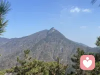 我或许不是最会倾听的人，但我愿意把所有耐心都留给你。我们都有撑不住、不开心的时刻，我想安安静静陪你说说话，让难过轻一点，欢喜多一点。你不用逞强，不用伪装，只要你需要，我一直都在。