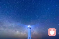 靠近光，追逐光，
成为光，散发光，
以微芒赴山海，以温柔暖人间配图