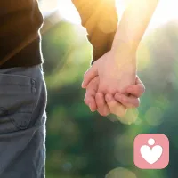 变心的老公怎么挽回
大家好，我是情感咨询师听屿老师，分手、失恋、挽回、以及情感方面遇到困惑并不可怕，两性相处只要能够通过适当的方式方法以及技巧，爱情也是可以挽回、修复的！情感挽回是一件特别注重时机和效率的事，请大家切勿盲目采取措施，不但起不到任何效果，反而会增加挽回以及修复的难度，男人出轨说明他已经对你变心了，那么女人怎样做才能挽回一个男人的心呢？女人如何挽回男人出轨呢？大家不妨参考下面的挽回方法，让你的男人尽快回到你身边。  

1.注重交流沟通
不管老公住家还是出差、夫妻两有没有问题，聪明的女人都会注重与老公的交流和沟通，只2.真诚信任
2、给彼此一个思考的空间  
如何挽回男人出轨呢？当男人出轨之后不要急着离婚，也不要急着下其他的定论，首先要给彼此思考的空间，因为有时候男人出轨是为了一时的性爱，而不是对家庭不负责任。这个时候，最好的办法是彼此分开一段时间，各自冷静地考虑这个问题。  
3、彼此坦诚相对  
既然都已经出轨了，就应该坦诚相待，不要再隐瞒什么。男人出轨是因为什么,是家庭生活夫妻感情出现了什么问题，可能是她工作忙一时忽视了你的感受，让你想要出轨来寻找乐趣和解脱。如果你们彼此还爱着对方，就应该把事情的来龙气脉说清楚。  
4.重视感情表达
想对方了，就告诉想他；心情不好了，就告诉他渴望安慰了。聪明的女人会表达出自己的感情，让男人知道她在付出，自然会维护好你们之间的关系。
5.增加情趣
据调查，男人出轨的另一个重要原因就是性生活不和谐。所以你聪明的女人会做一个懂情趣的妻子拴住男人的心。
6.完善自己
天天面对面的婚姻生活难免审美疲劳，而聪明的女人就知道怎么样去完善自己，使得自己能够保持对世界的新认知、投入生活的新激情，对男人来说也有莫大的吸引力

如果你尝试了以上的方法却并不奏效，可以咨询我哦，可以为你量身定制挽回爱情方案。正所谓“当局者迷，旁观者清”，更何况我都是有着丰富经验的，可以轻松找出你的问题所在，挽回爱情手到擒来。