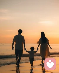 把自己活成一道光，照亮你的孩子……
最好的亲子关系，
是孩子在长大，妈妈也在成长。
无论你是什么角色，都需要做好自己。
有能力爱自己，有有余力爱别人。
为人父母，让自己变得更好，自然也会影响到孩子。
愿我们都能成为发光的大孩子，拥有发光的小孩子。