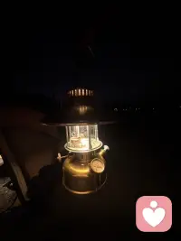 漆黑的夜，静谧的的风，温柔的灯光，守候你内心那片寂静的留白！配图