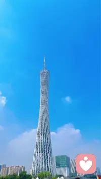 她说强大的人给出的爱是允许，
恐惧的人给出的爱是控制，
丰盛的人给出的爱是滋养，
匮乏的人给出的爱是期待，
外求的人给出的爱是教化，
内求的人给出的爱是感化，
自私的人给出的爱是筹码，
慈悲的人给出的爱是看见，
智慧的人给出的爱是启发，
无知的人给出的爱是打压。
而这个世界上真爱只有一种就是无条件的爱，
无论你做什么不做什么，
我都会无条件的爱你。