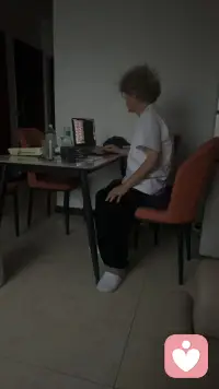 罗Sir，老罗，罗佑嘉：

你卸下舞美行囊，人生剧目就此收官退场。
能认识你，是我此生幸事之一。
你食言了，你答应我活着回京的。你一定很痛吧？
我昨晚梦见你了，花白头发，呲牙咧嘴的笑。
若干年后，我们再见。
一路走好[合十][合十][合十]