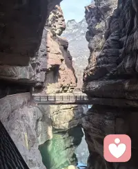 每个人都会有撑不住的瞬间。
委屈没人说，压力没人懂，心事只能自己扛。
其实你不用那么坚强，也不用逼自己懂事。
在这里，你可以放心卸下所有伪装。