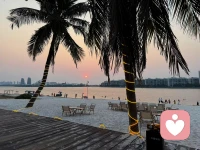 如果你心里藏着委屈、烦恼、说不出口的心事，
可以放心来找我。
我是一名情感倾听师，秒回信息，耐心倾听，
不评判、不打断、不敷衍，
只做你最安心的情绪树洞。
不管是感情困惑、生活压力、人际关系烦恼，
都可以慢慢说，我一直都在。