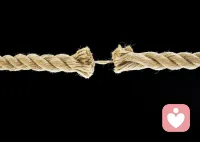 第五期《害怕分手的恋人》
 
       ——不敢离开，也是一种内耗
 
他长期困在消耗型恋爱里。
对方经常冷暴力、忽冷忽热，
说话伤人、态度敷衍，一次次刺伤他。
明明很痛苦，却不敢提分手，
害怕孤单、害怕落空、害怕习惯的人离开。
 
宁愿忍着委屈勉强维系，
也不愿狠心抽身，任由感情慢慢消耗自己。
不敢离开的不是爱，是内心的不安与依赖。
 
深陷坏感情、纠结该不该放手，
私信我，帮你理清关系，做出清醒选择。