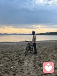 小时前 倾听者关注

很多人陷入单恋时，总以为拼命付出、不停纠缠，就能捂热对方的心，可结果往往是自我感动，甚至让对方更加远离，其实想让一个不爱你的人动心，靠的不是卑微，而是吸引、反转与重塑印象，这才是最管用的绝招。配图