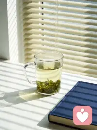 见人间  眼无是非
望岁月  心有玫瑰配图