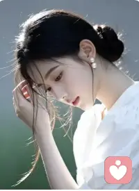 喜欢和爱不同喜欢可以心动
而爱，一定会心痛。
喜欢可以舍得，但爱一定舍不得。
喜欢是棋逢对手，爱却是甘拜下风，喜欢是放肆，而爱是克制。
喜欢是欣赏优点，爱是包容缺点，喜欢是在一起时很开心，而爱是不开心也要在一起。配图