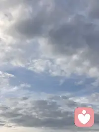 人真是有意思，痰在嘴里的时候不觉得脏，屎尿在身体里也不觉得脏，但是等她们排出体外了反而觉得脏了，还有袜子为什么一定要穿同样的颜色，这两天我就穿不一样的颜色，有意思，人的习性果然是意识造成的，意识时刻更新中❤️配图